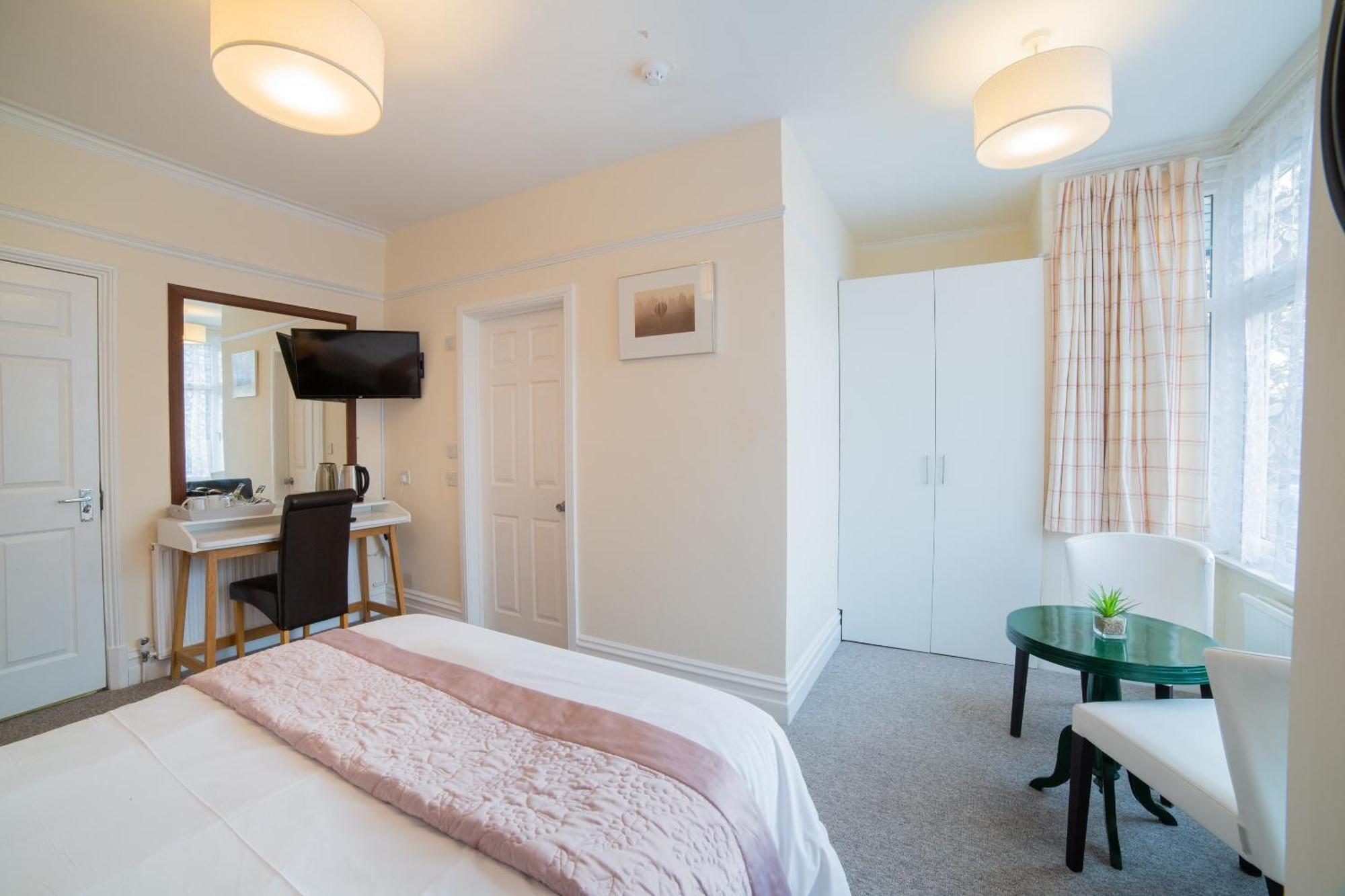 Oyo Lonsdale Guest House Oxford Buitenkant foto