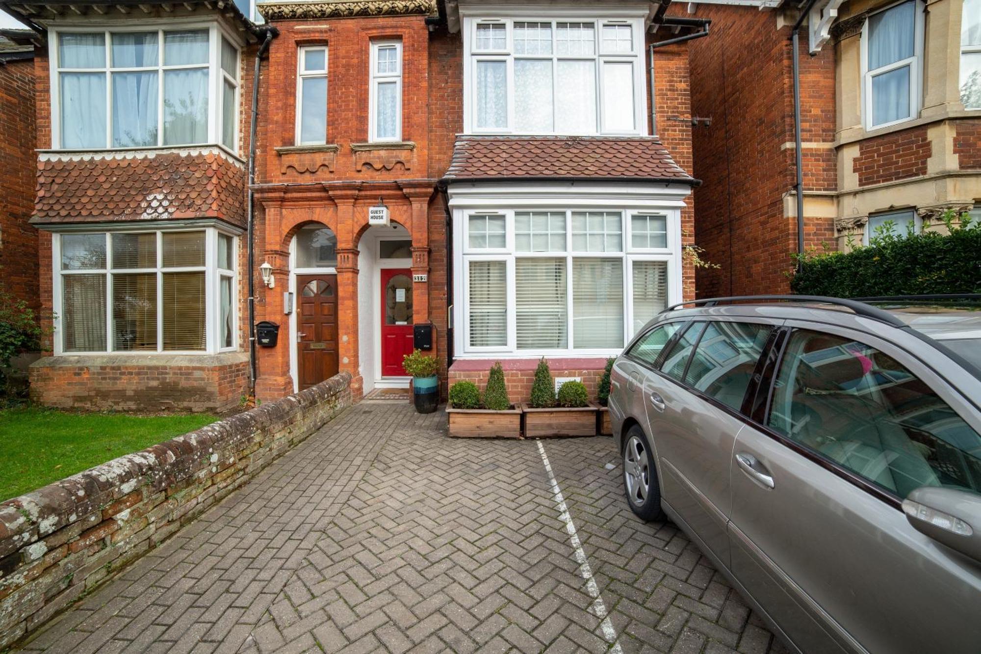 Oyo Lonsdale Guest House Oxford Buitenkant foto
