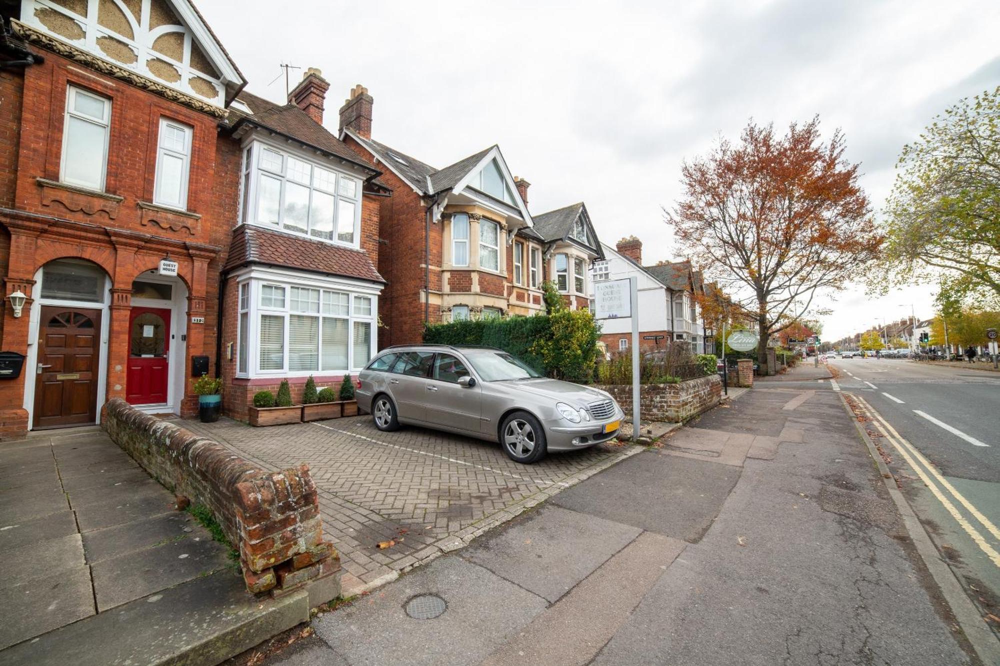 Oyo Lonsdale Guest House Oxford Buitenkant foto