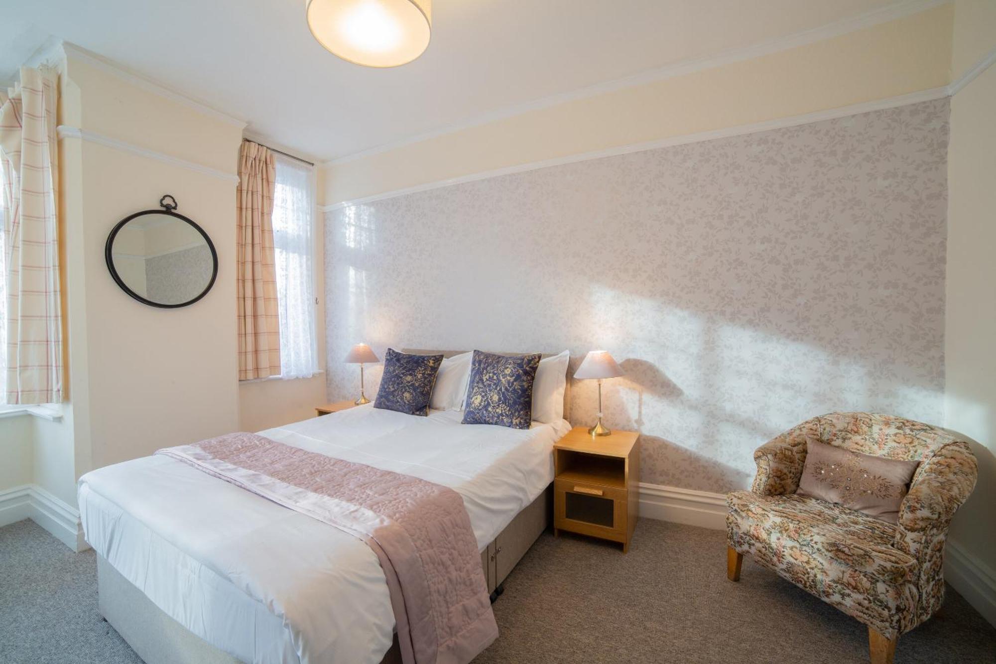 Oyo Lonsdale Guest House Oxford Buitenkant foto